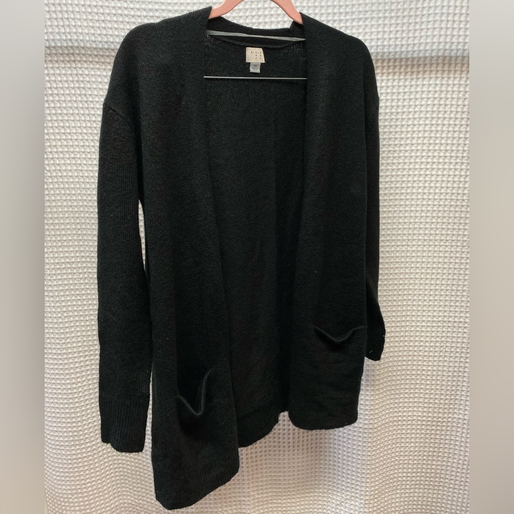 LIKE NEE BLACK BOYFRIEND CARDIGAN